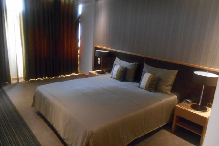 Room 16 of 36