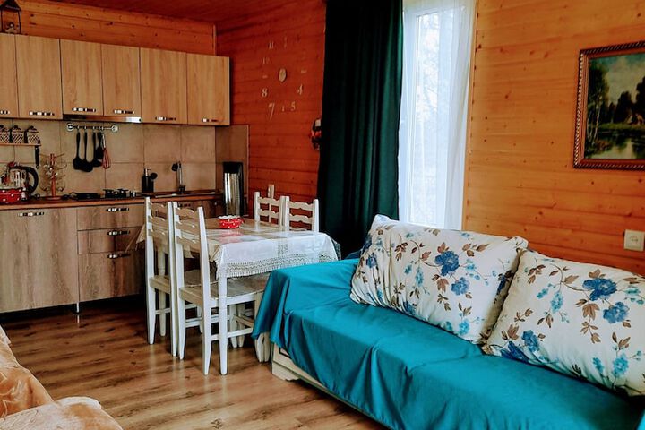 Room 11 of 30