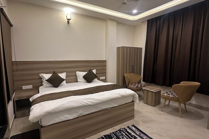 Room 20 of 34