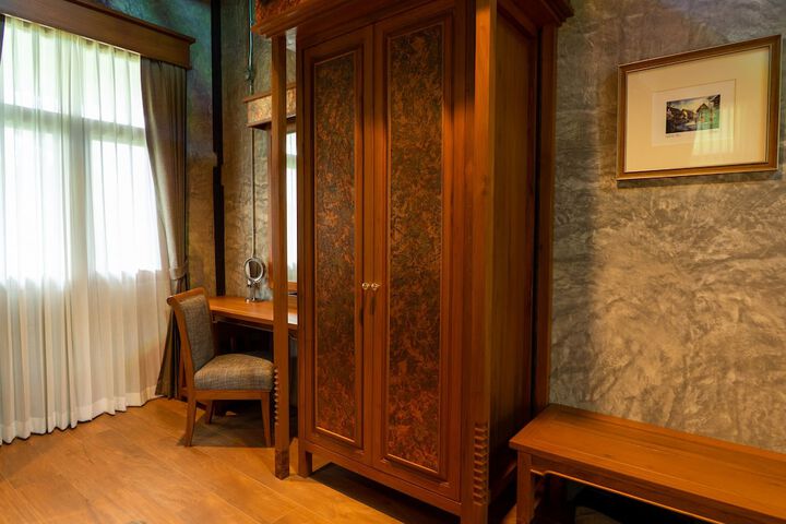 Room 33 of 70
