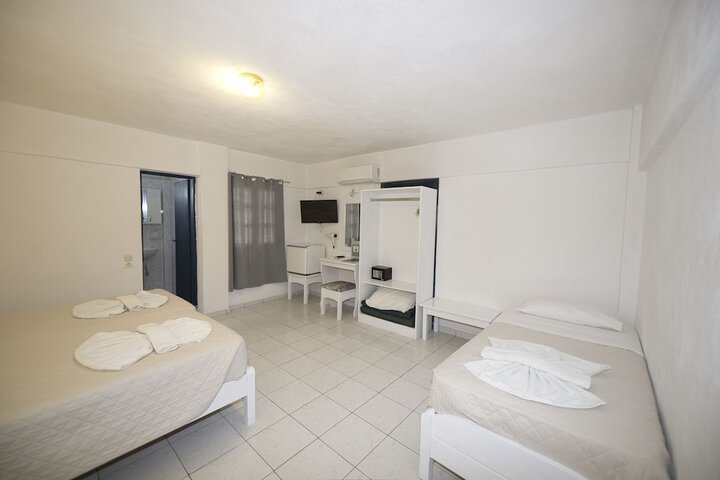 Room 28 of 107