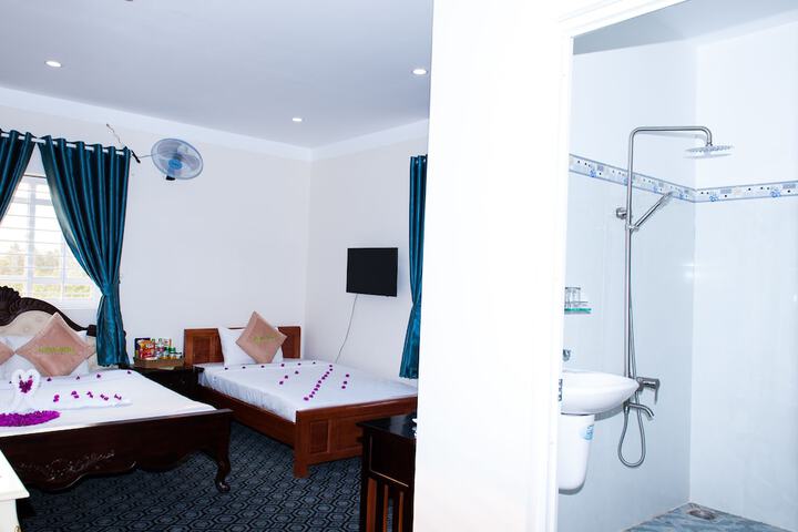 Room 33 of 62
