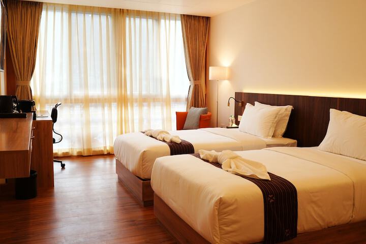 Room 5 of 20