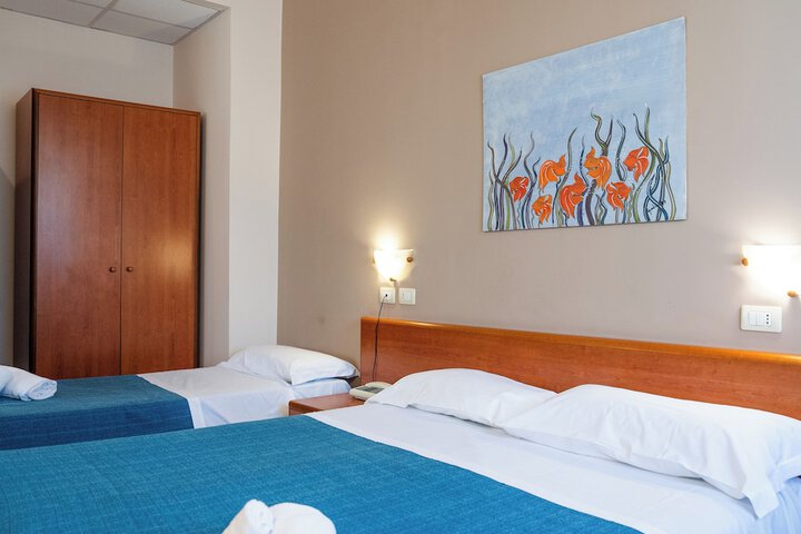 Room 10 of 21