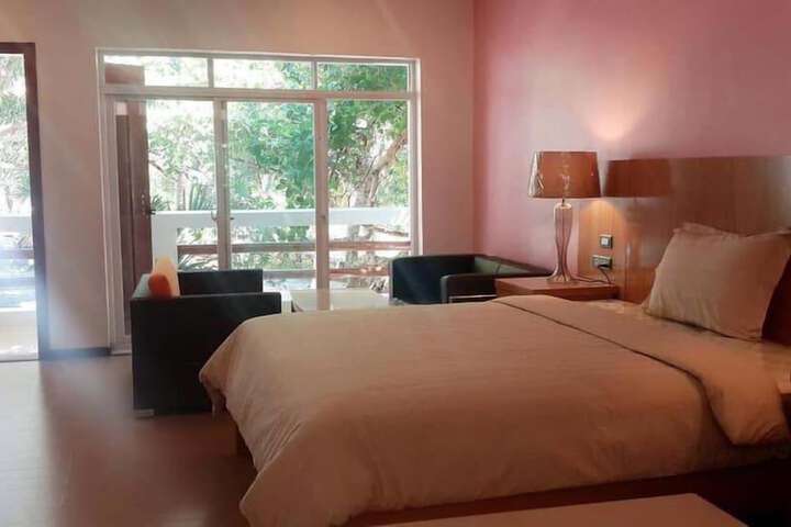 Room 10 of 52