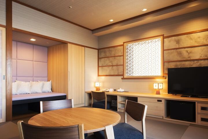 Room 15 of 49