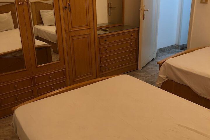 Room 5 of 22