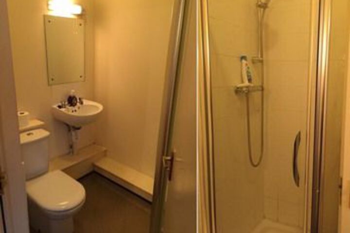 Room 3 of 10