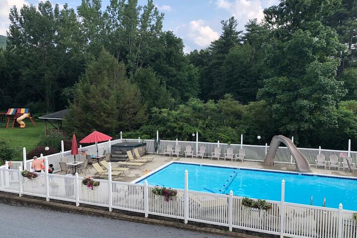 Pool 37 of 61