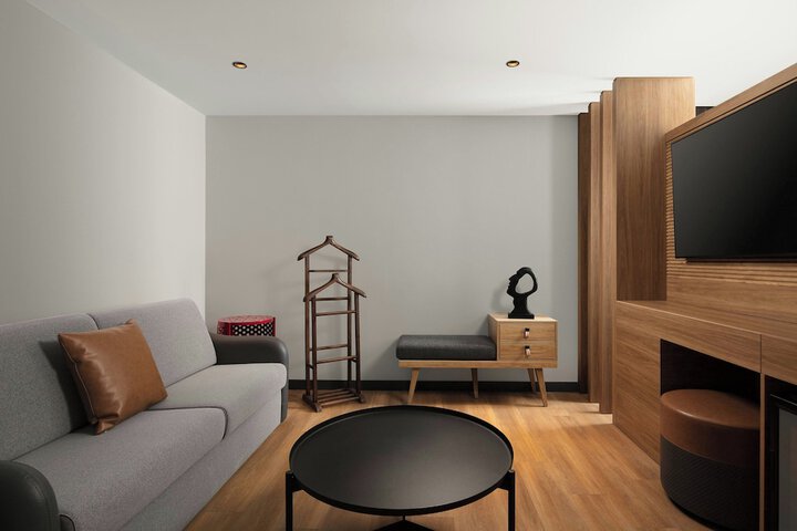 Room 28 of 54
