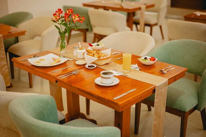 Breakfast/Coffee Service 21 of 22