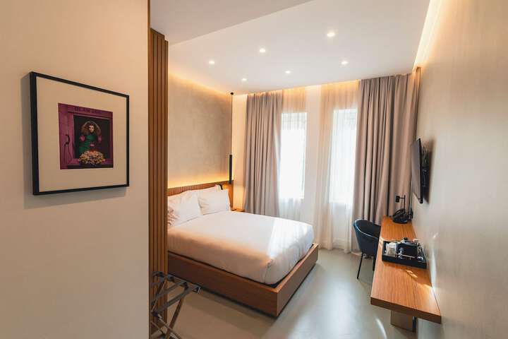Room 21 of 77
