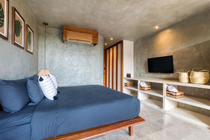 Room 2 of 20