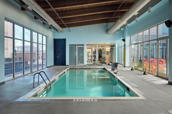 Hotel Pool