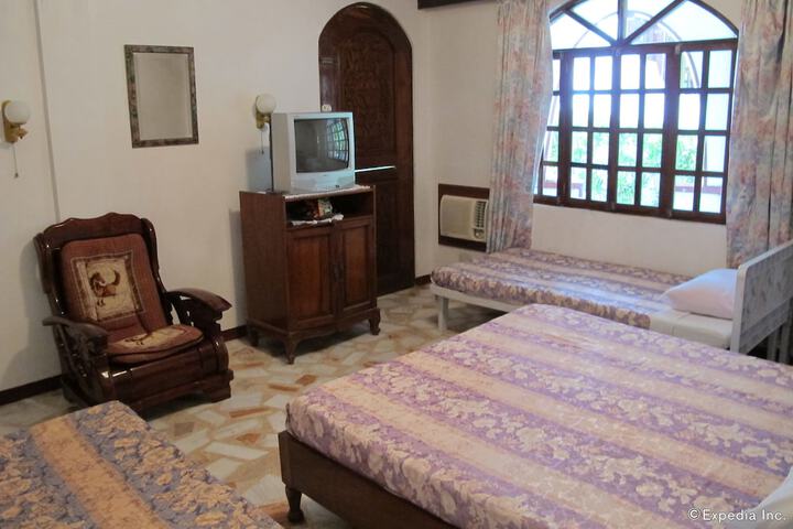 Room 12 of 99