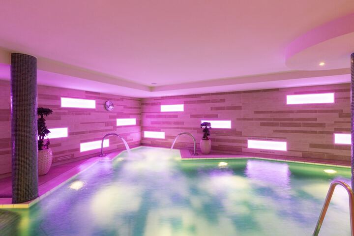 Hotel with Pool