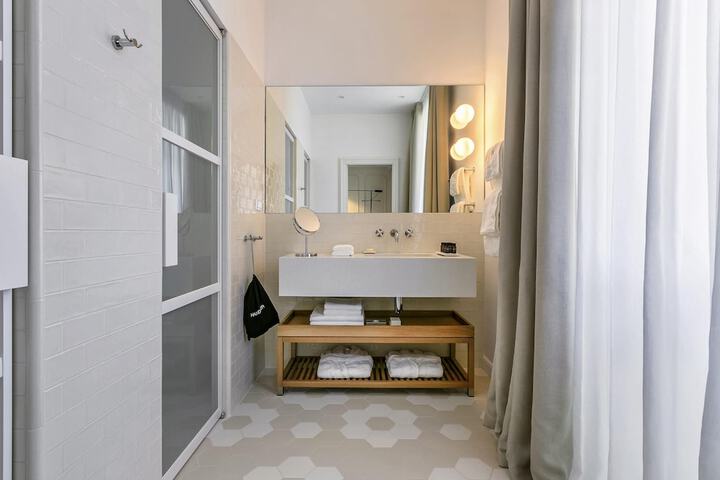 Room 25 of 81