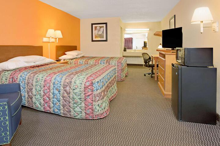 1 Double Bed Modern Room (8 of 28)