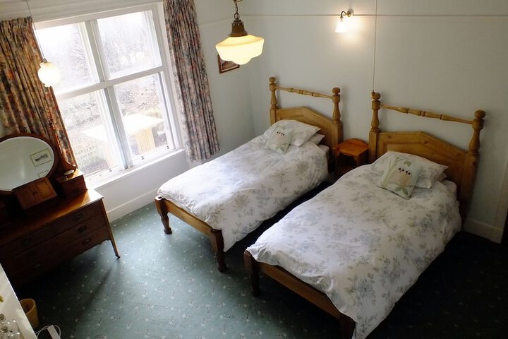 Room 3 of 20