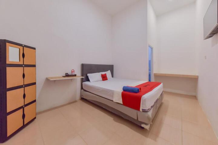RedDoorz near Juwata Airport Tarakan