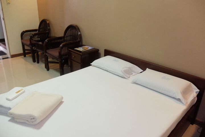 Room 6 of 29