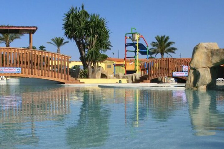 Pool 16 of 44