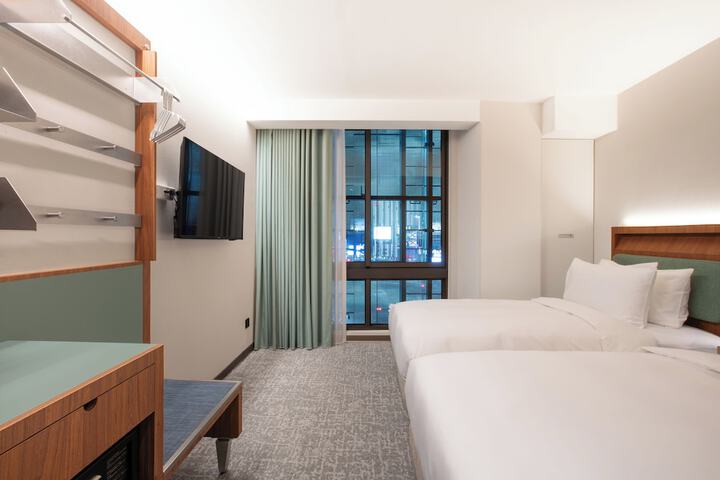 Room 41 of 59