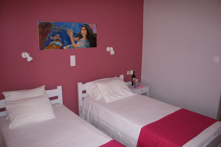 Room 4 of 48