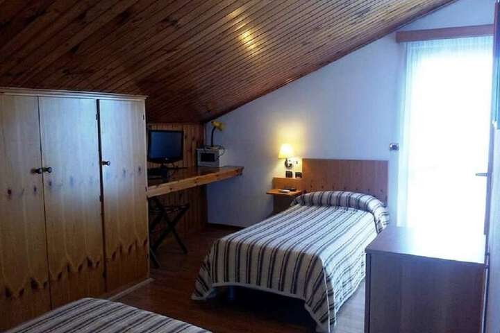 Room 6 of 34