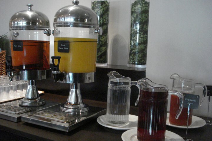 Breakfast/Coffee Service 32 of 79