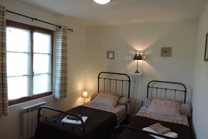 Room 3 of 16