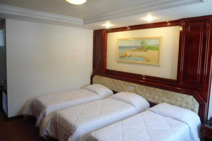 Room 3 of 27