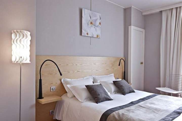 Room 11 of 48