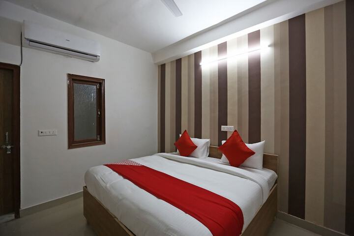 Room 4 of 15