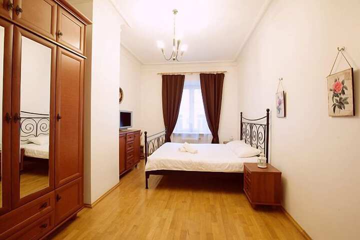 Room 8 of 20