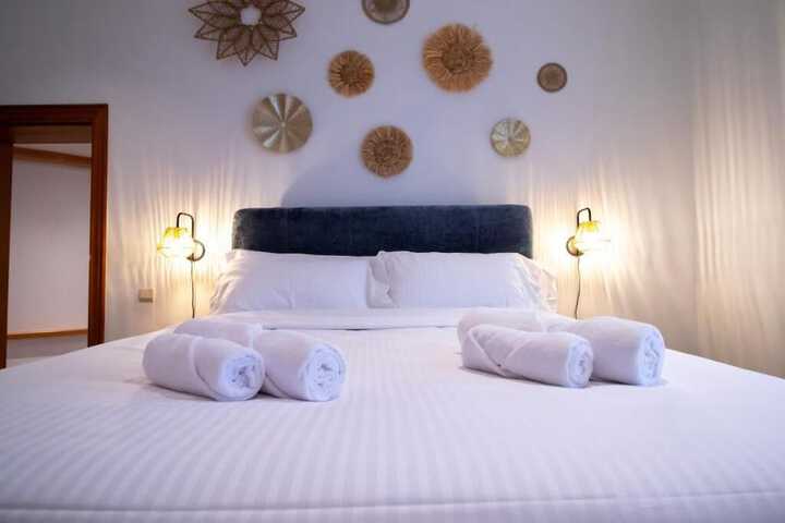 Room 15 of 33