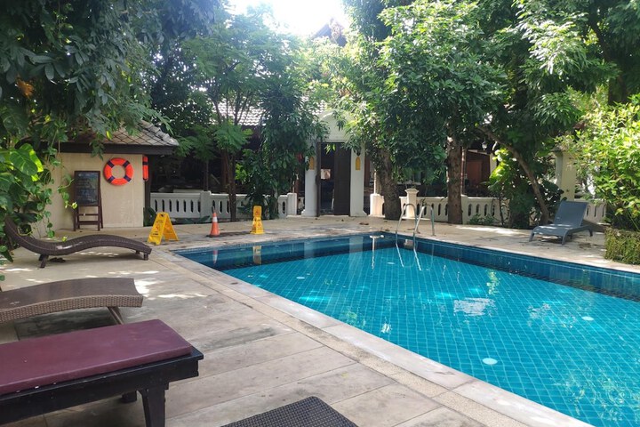 Hotel with Pool