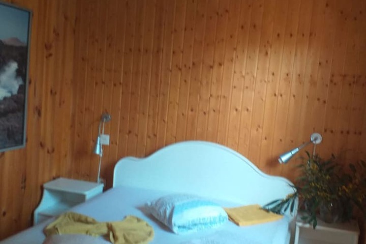 Room 4 of 25