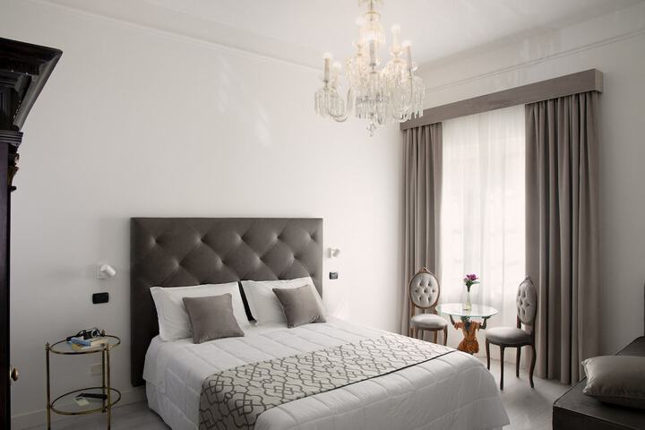 Room 2 of 81