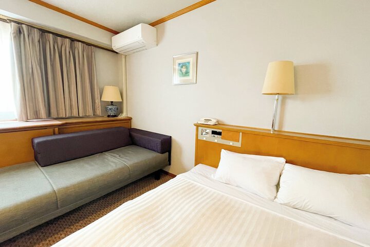 Room 10 of 45