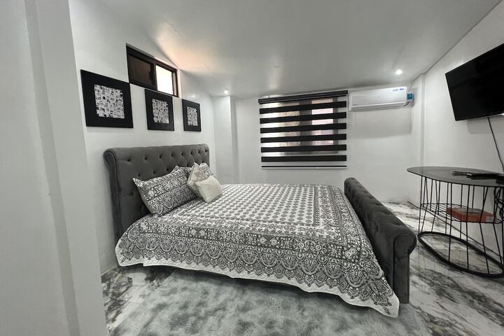 Room 33 of 71