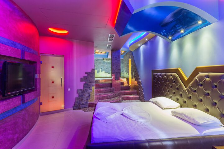 Room 13 of 53