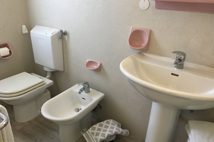 Room 102 of 154