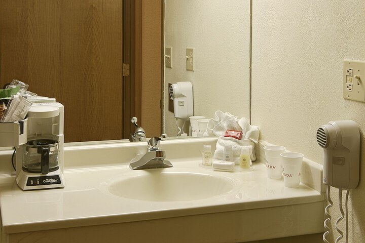 Bathroom sink
