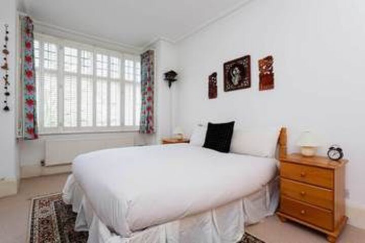 Room 8 of 25