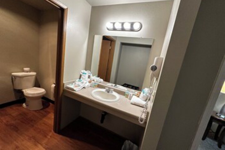 Room 235 of 390