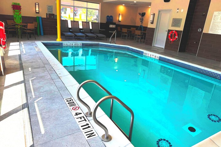 Photo of Fairfield by Marriott Inn & Suites Newmarket Pool