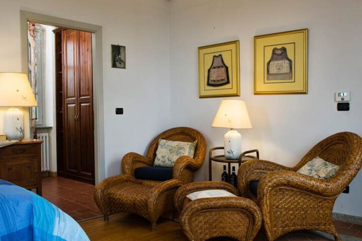 Room 11 of 30