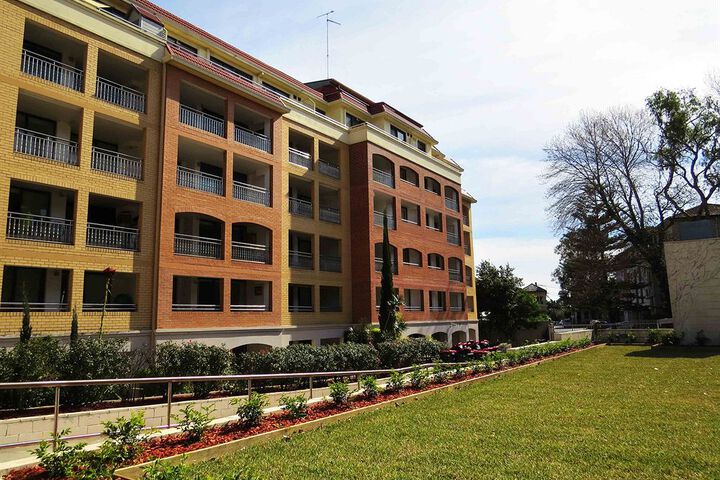 Hotel Exterior 11 of 22