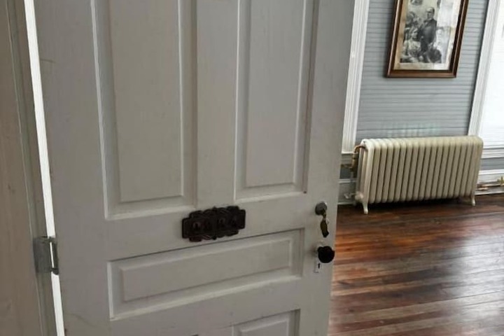 Room 3 of 6